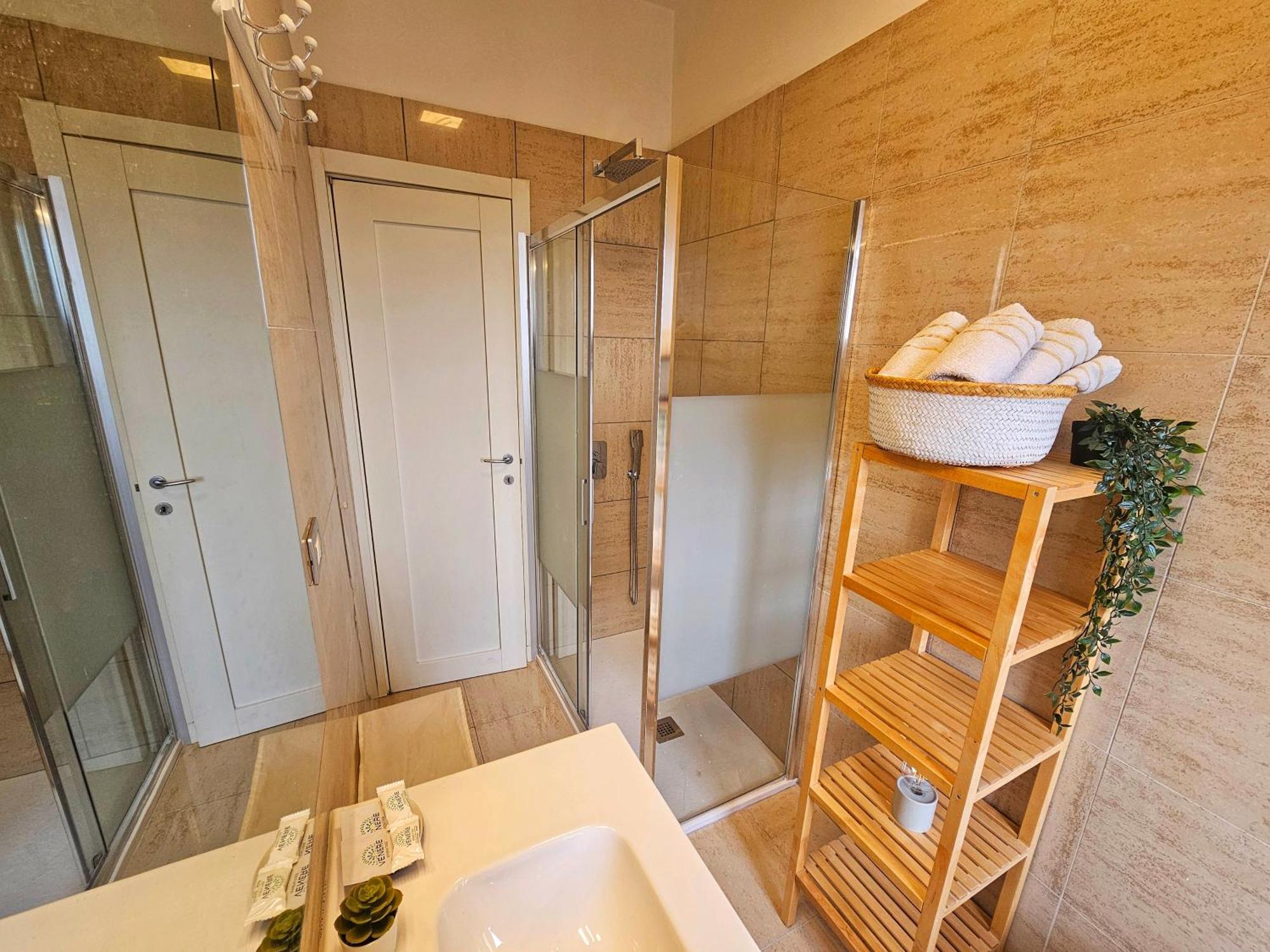 Sunny & Updated Flat With Panoramic City View 50M From M4 Stop มิลาน ภายนอก รูปภาพ